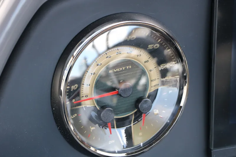 Slide: The Image of Speedometer of Evotti 525 CS Tri Toon 2026. - 38