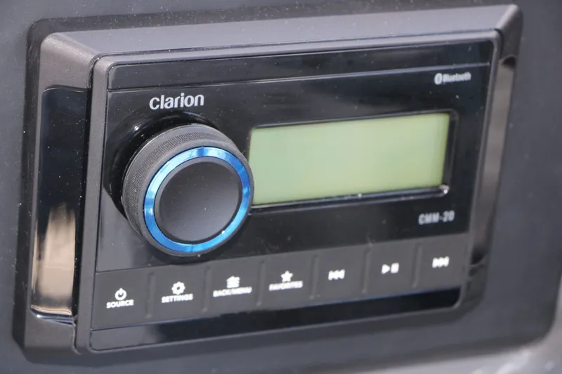 Slide: The Image of Clarion Bluetooth car stereo in Evotti 525 CS Tri Toon 2026. - 39