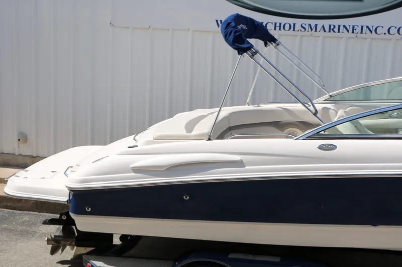 Slide: The Image of 2005 Chaparral 220 SSi boat on a trailer. - 15