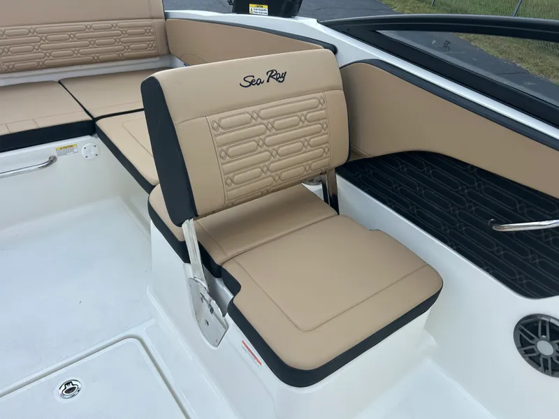 Slide: The Image of Sea Ray SPX 210 2027 - 15