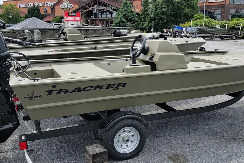 The Image of 2026 Tracker Grizzly 1648 SC boat displayed at Tracker Boat Center. - 0