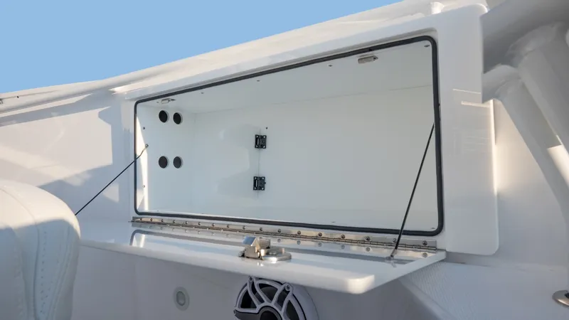 Slide: The Image of Everglades 335 Center Console 2026 - 25