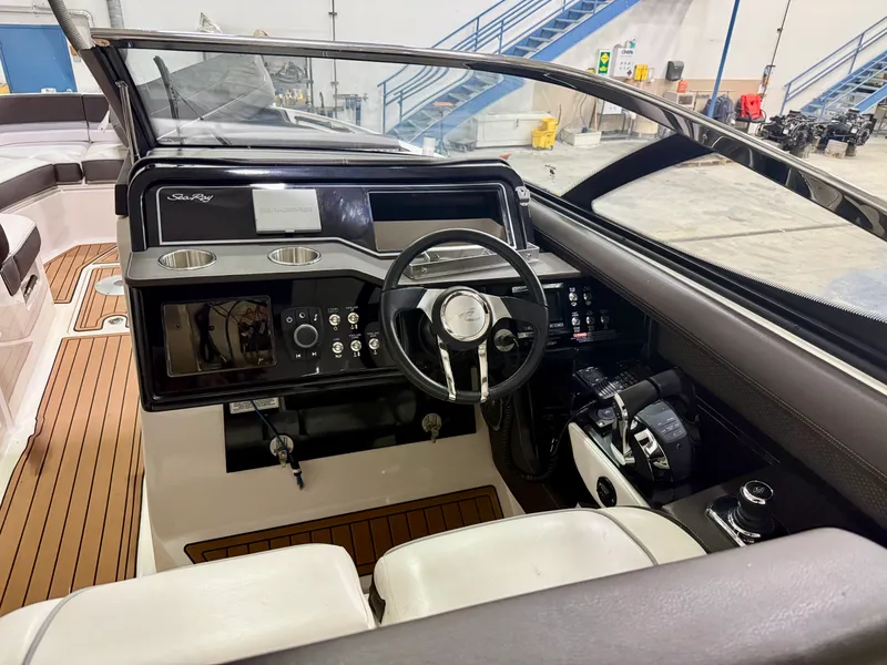 Slide: The Image of Sea Ray 310 SLX 2017 - 2