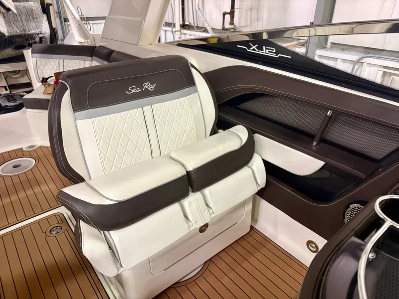 Slide: The Image of Sea Ray 310 SLX 2017 - 3
