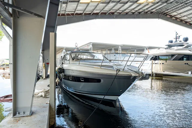Slide: The Image of Azimut 43 2007 - 34
