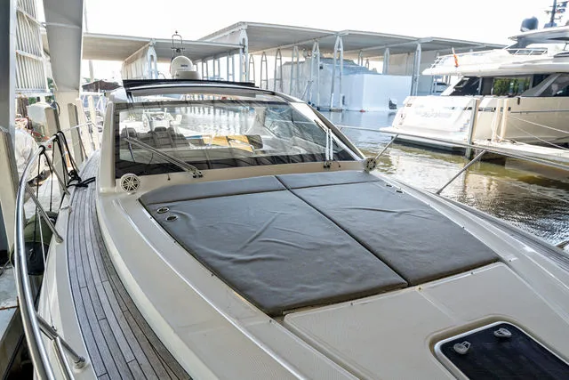Slide: The Image of Azimut 43 2007 - 43