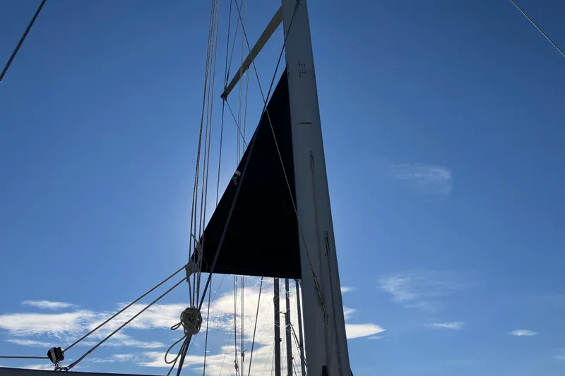 Slide: The Image of Sailboat mast and rigging against a clear blue sky, Hunter 36, 2005 model. - 8