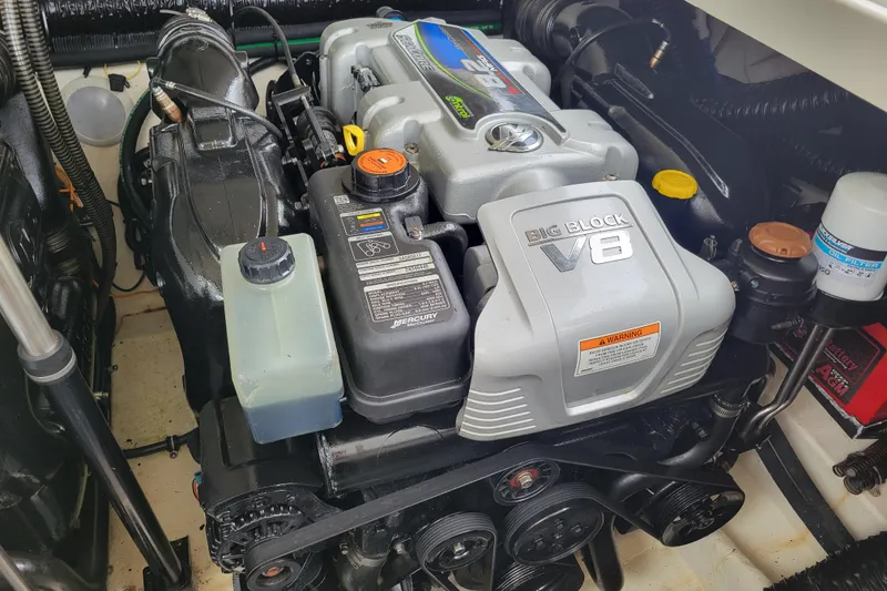 Slide: The Image of Engine compartment of a 2019 Formula 350 Crossover Bowrider with a Big Block V8 engine. - 47