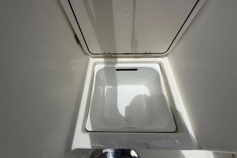 Slide: The Image of NauticStar 28 XS 2018 - 70