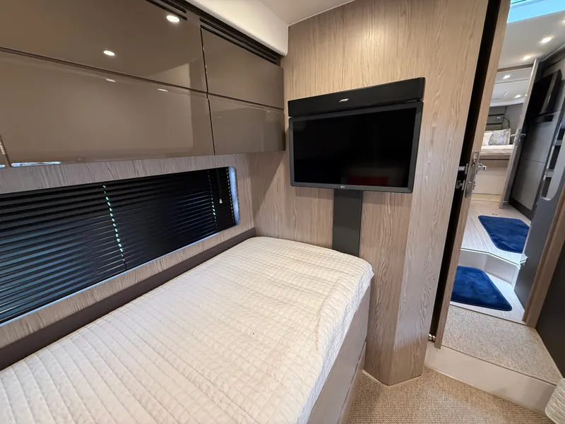 Slide: The Image of Azimut Atlantis 45 2021 - 34