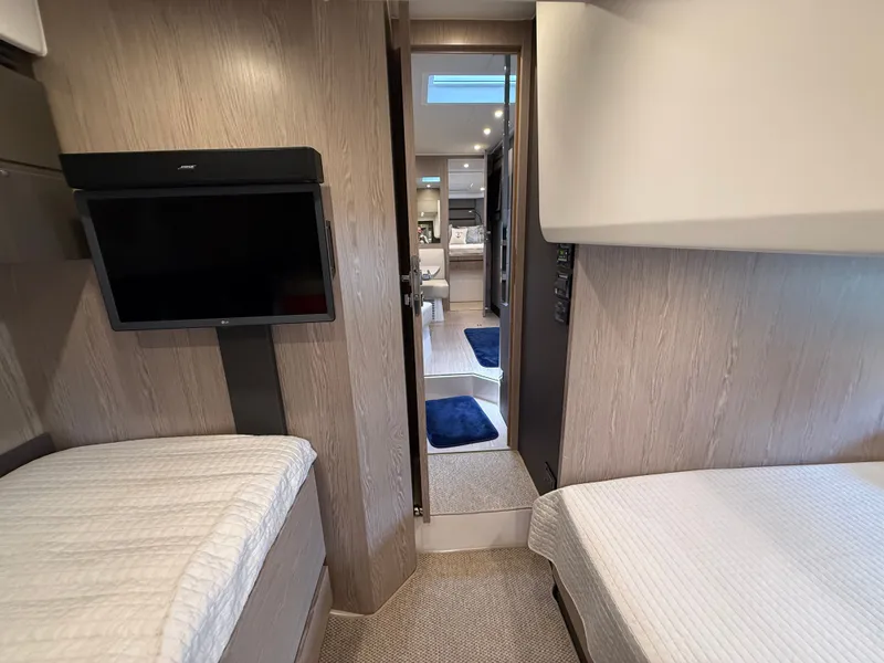 Slide: The Image of Azimut Atlantis 45 2021 - 35