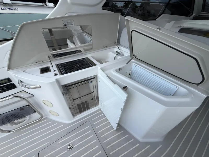 Slide: The Image of Azimut Atlantis 45 2021 - 11