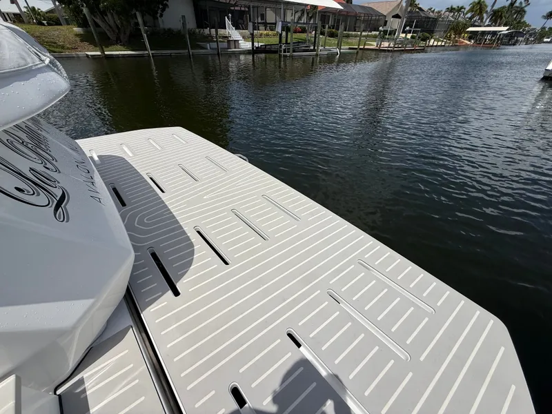 Slide: The Image of Azimut Atlantis 45 2021 - 3