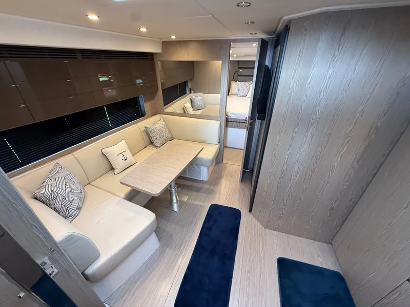 Slide: The Image of Azimut Atlantis 45 2021 - 19