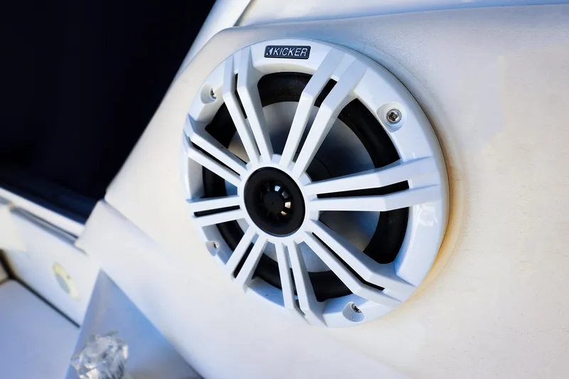 Slide: The Image of Marine speaker on 1998 Sea Ray 500 Sundancer boat, featuring Kicker audio system. - 21