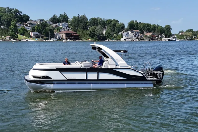Slide: The Image of Harris Grand Mariner 250 2027 - 5
