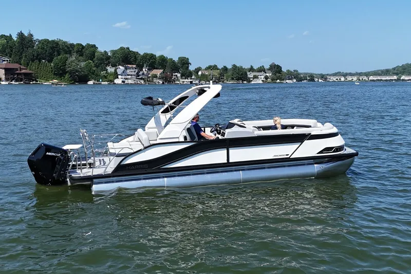 Slide: The Image of Harris Grand Mariner 250 2027 - 3