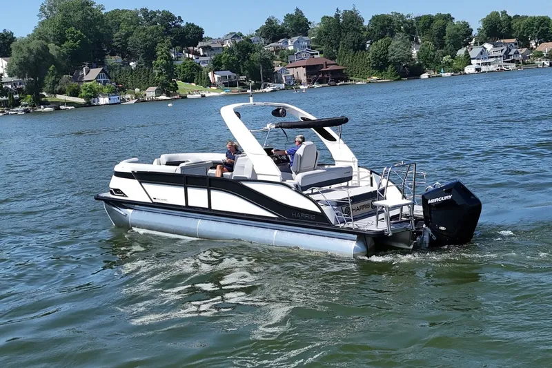Slide: The Image of Harris Grand Mariner 250 2027 - 7
