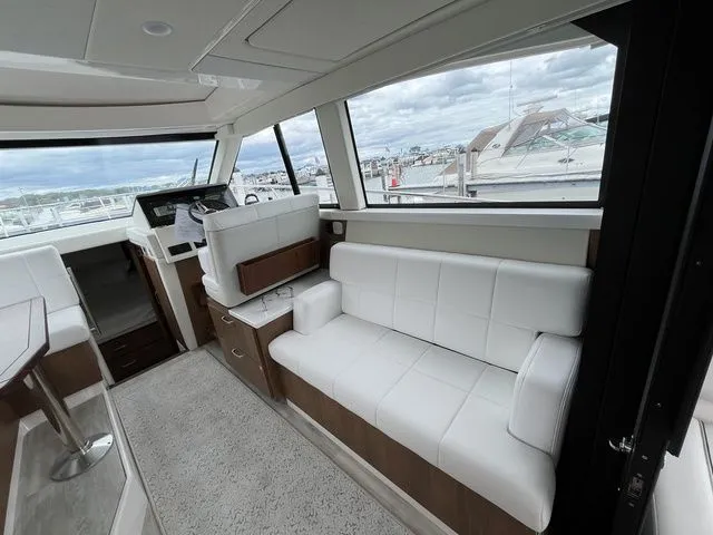 Slide: The Image of Regal 38 Grande Coupe 2027 - 15