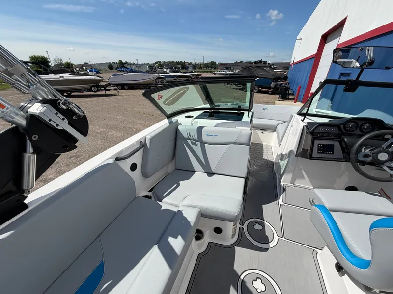 Slide: The Image of MasterCraft NXT22 2022 - 20