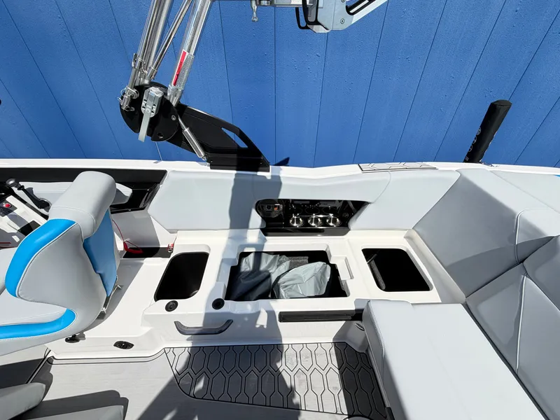 Slide: The Image of MasterCraft NXT22 2022 - 15