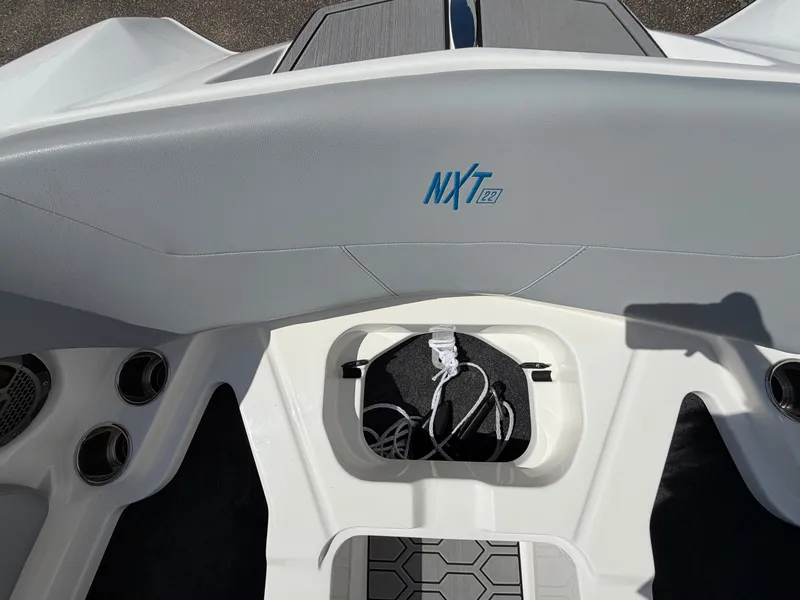 Slide: The Image of MasterCraft NXT22 2022 - 34