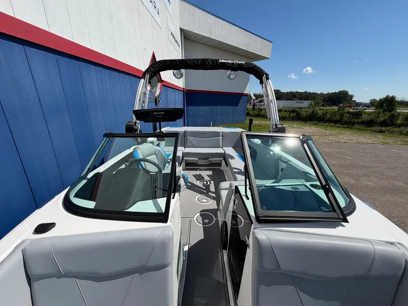 Slide: The Image of MasterCraft NXT22 2022 - 35