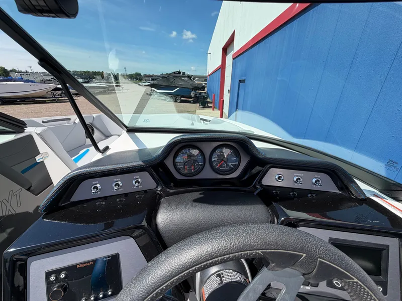 Slide: The Image of MasterCraft NXT22 2022 - 26