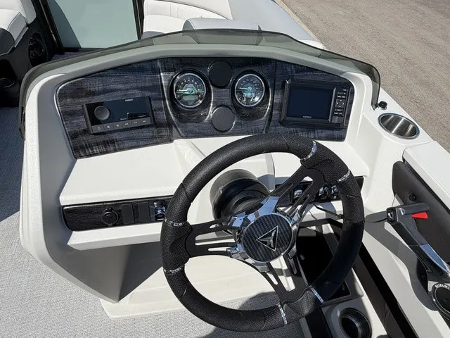 Slide: The Image of Tahoe LTZ 2385 QL 2026 - 14