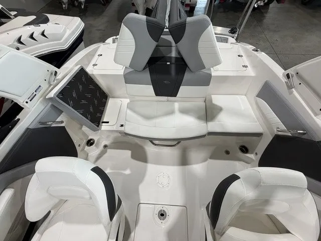 Slide: The Image of Chaparral 21 SSi 2026 - 7