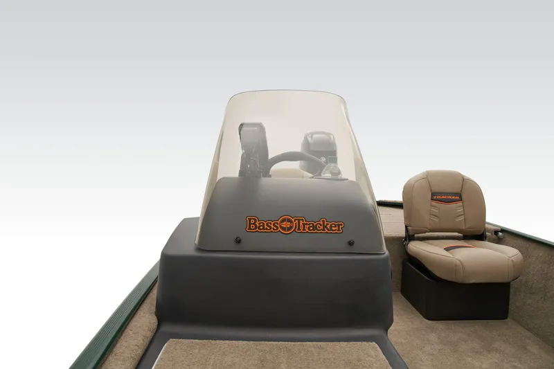 Slide: The Image of Tracker Bass Tracker Classic Limited 2026 - 12