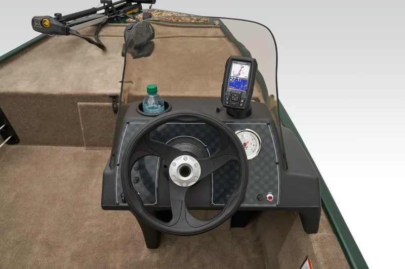 Slide: The Image of Tracker Bass Tracker Classic Limited 2026 - 15