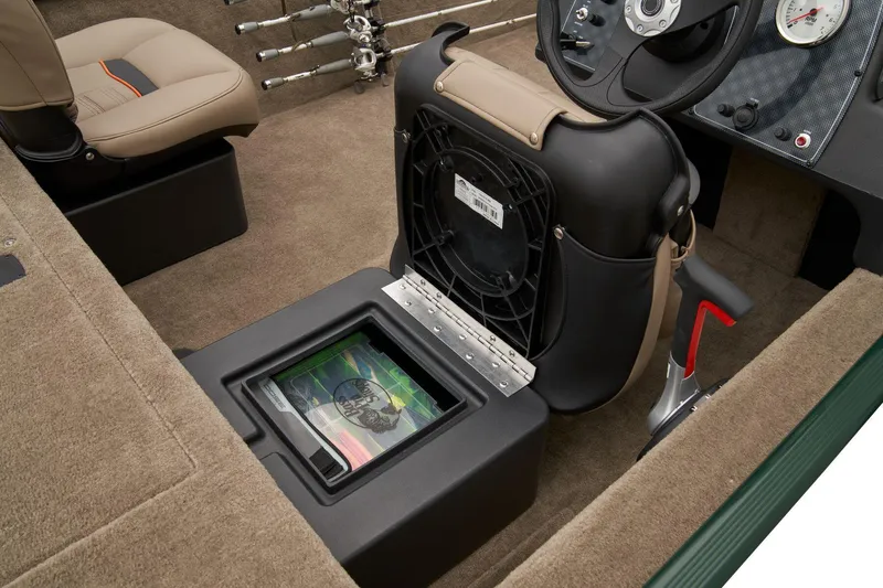 Slide: The Image of Tracker Bass Tracker Classic Limited 2026 - 28