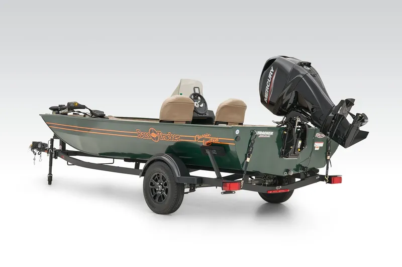 Slide: The Image of Tracker Bass Tracker Classic Limited 2026 - 32