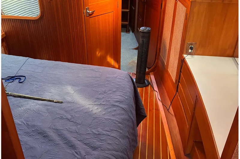 Slide: The Image of Midnight Lace 44 Flybridge - Rumrunner edition 1987 - 21