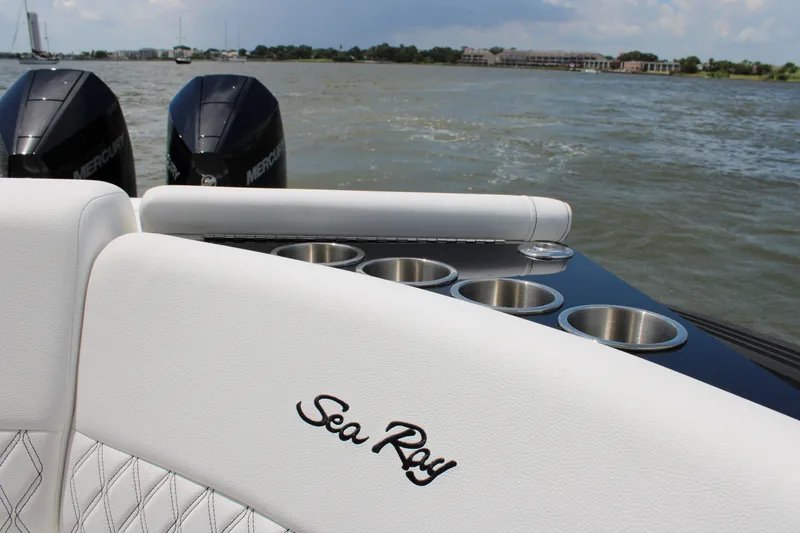 Slide: The Image of Sea Ray SLX 280 Outboard 2027 - 9