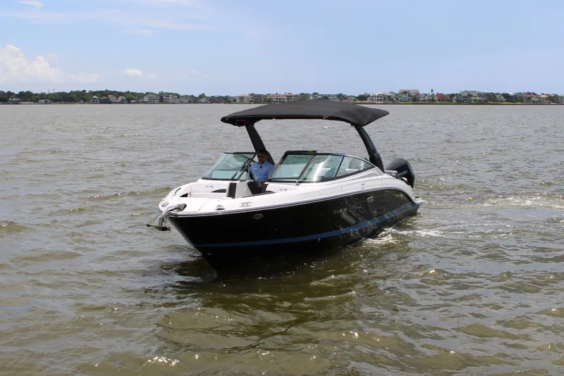 Slide: The Image of Sea Ray SLX 280 Outboard 2027 - 7