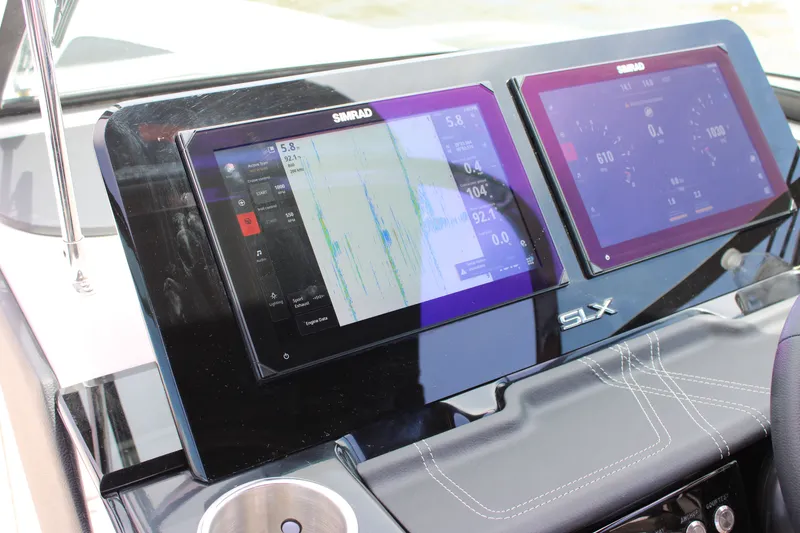 Slide: The Image of Sea Ray SLX 280 Outboard 2027 - 30