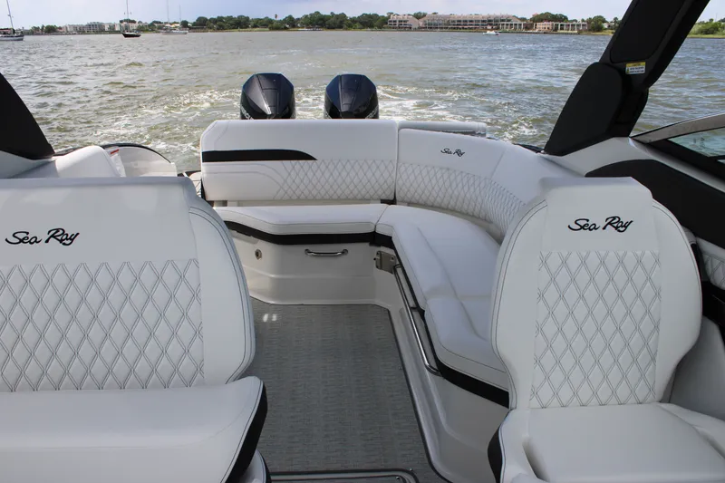 Slide: The Image of Sea Ray SLX 280 Outboard 2027 - 27