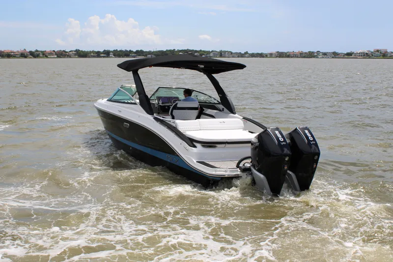 Slide: The Image of Sea Ray SLX 280 Outboard 2027 - 1