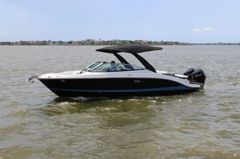 Slide: The Image of Sea Ray SLX 280 Outboard 2027 - 8