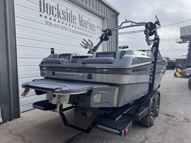 Slide: The Image of Malibu Wakesetter 23 MXZ 2024 - 6