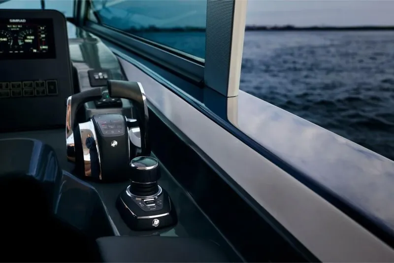 Slide: The Image of 2023-Aviara-AV36-Outboard-MarineMax - 6