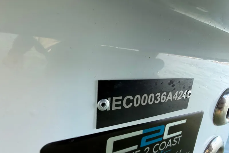Slide: The Image of 2024 East Cape 25 Hybrid boat identification plate with serial number EC00036A424. - 39
