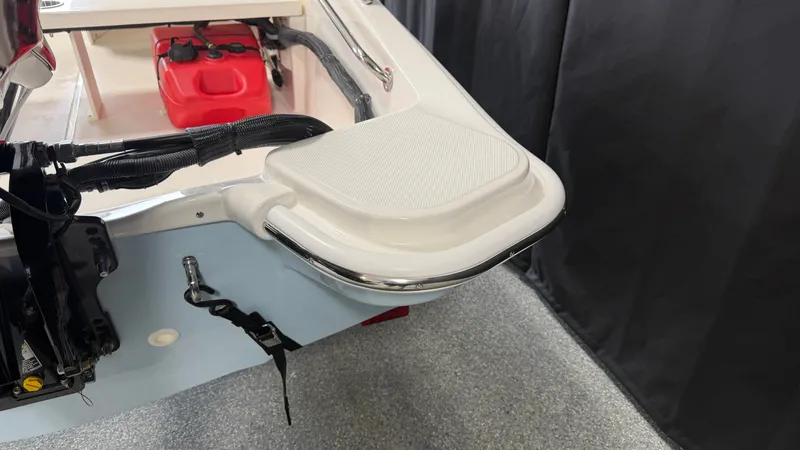 Slide: The Image of Boston Whaler 130 Super Sport 2027 - 6