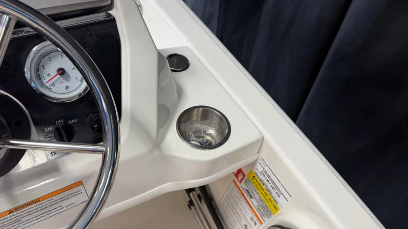 Slide: The Image of Boston Whaler 130 Super Sport 2027 - 18