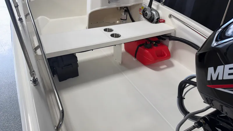 Slide: The Image of Boston Whaler 130 Super Sport 2027 - 9