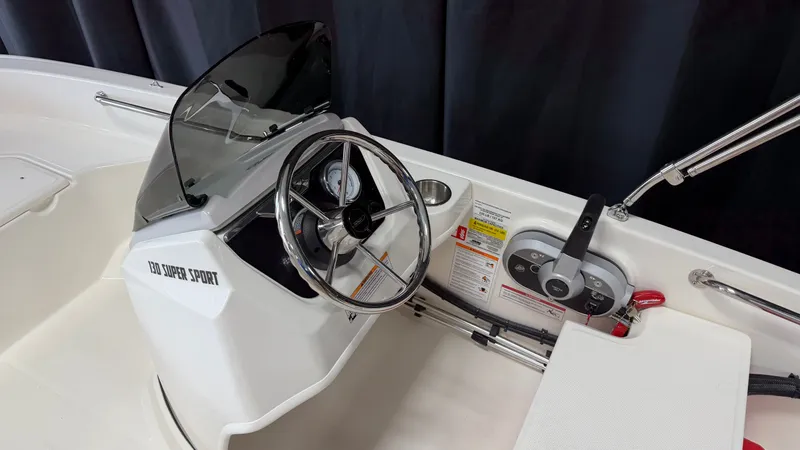 Slide: The Image of Boston Whaler 130 Super Sport 2027 - 13