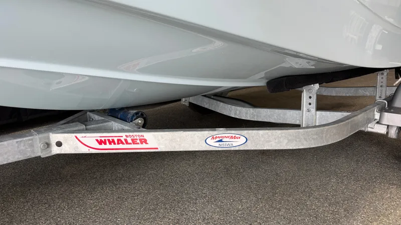 Slide: The Image of Boston Whaler 130 Super Sport 2027 - 32