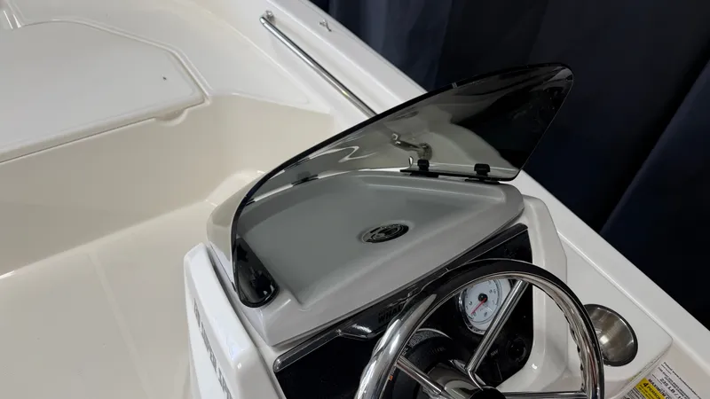 Slide: The Image of Boston Whaler 130 Super Sport 2027 - 23